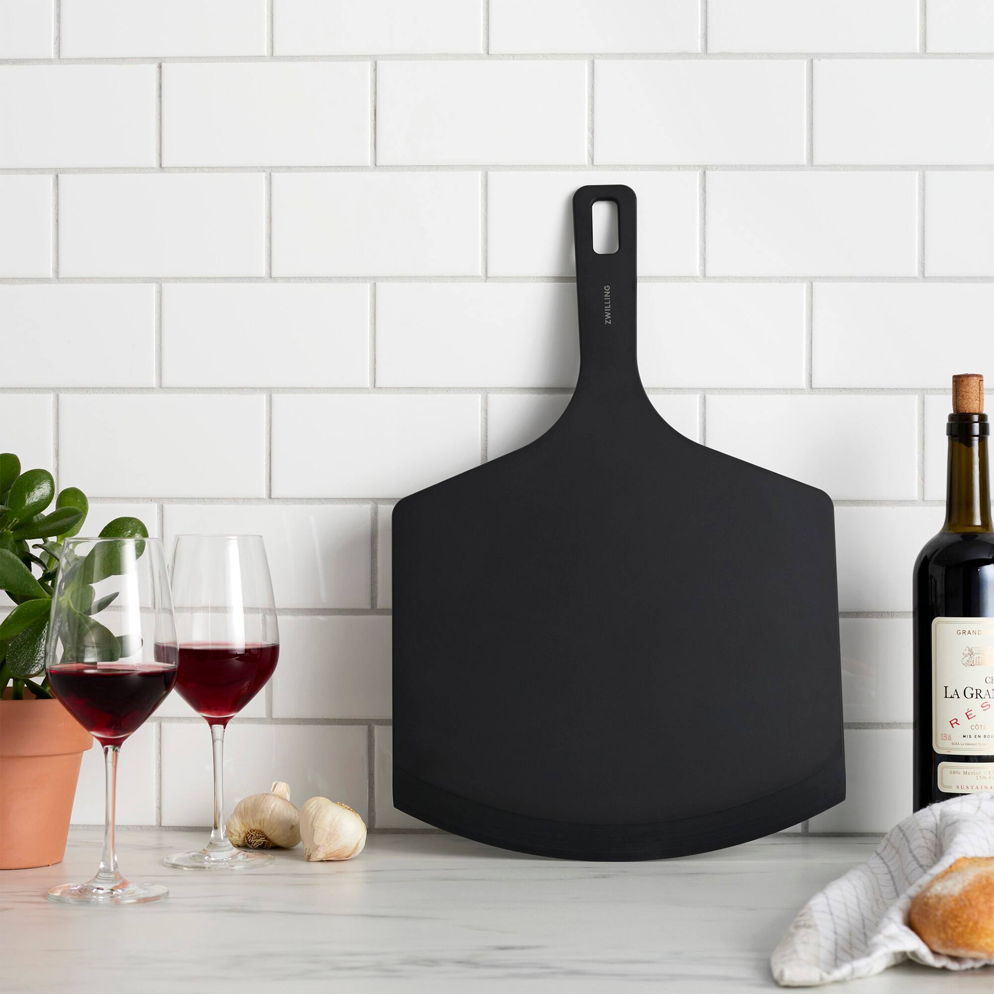 The text on the image reads:

"GRAND  
CLOS  
LA GRA  
RÉSÉ  
RESTAURANT  
GRAND CLOS LA GRA  
RESTAURANT"