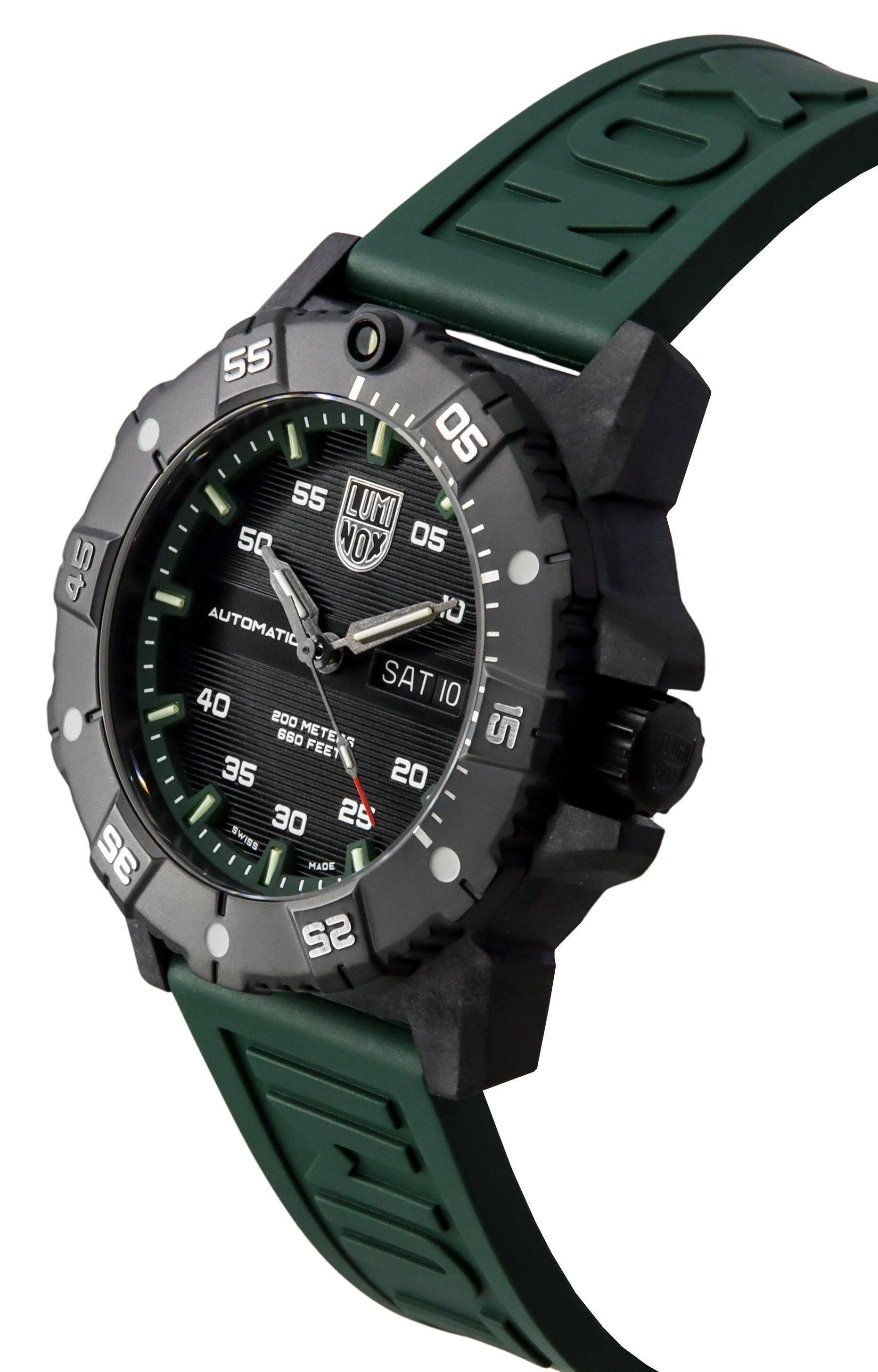 5 SE NOW 55 05 55 LUMI NOX 05 AUTOMATIC SAT 10 40 200 660 METE FEET 15 35 20 30 25 SWISS MADE 52