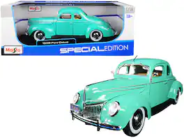 1939 Ford Deluxe 1/18 Diecast Model Car by Maisto - Light Green