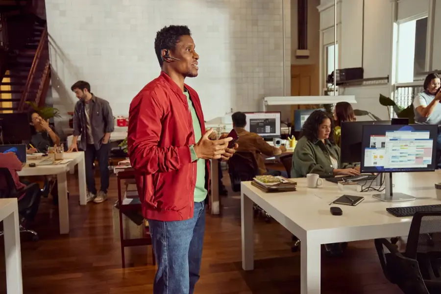 HP Poly Voyager Legend 30 Wireless Noise Cancelling In Ear Headset ...