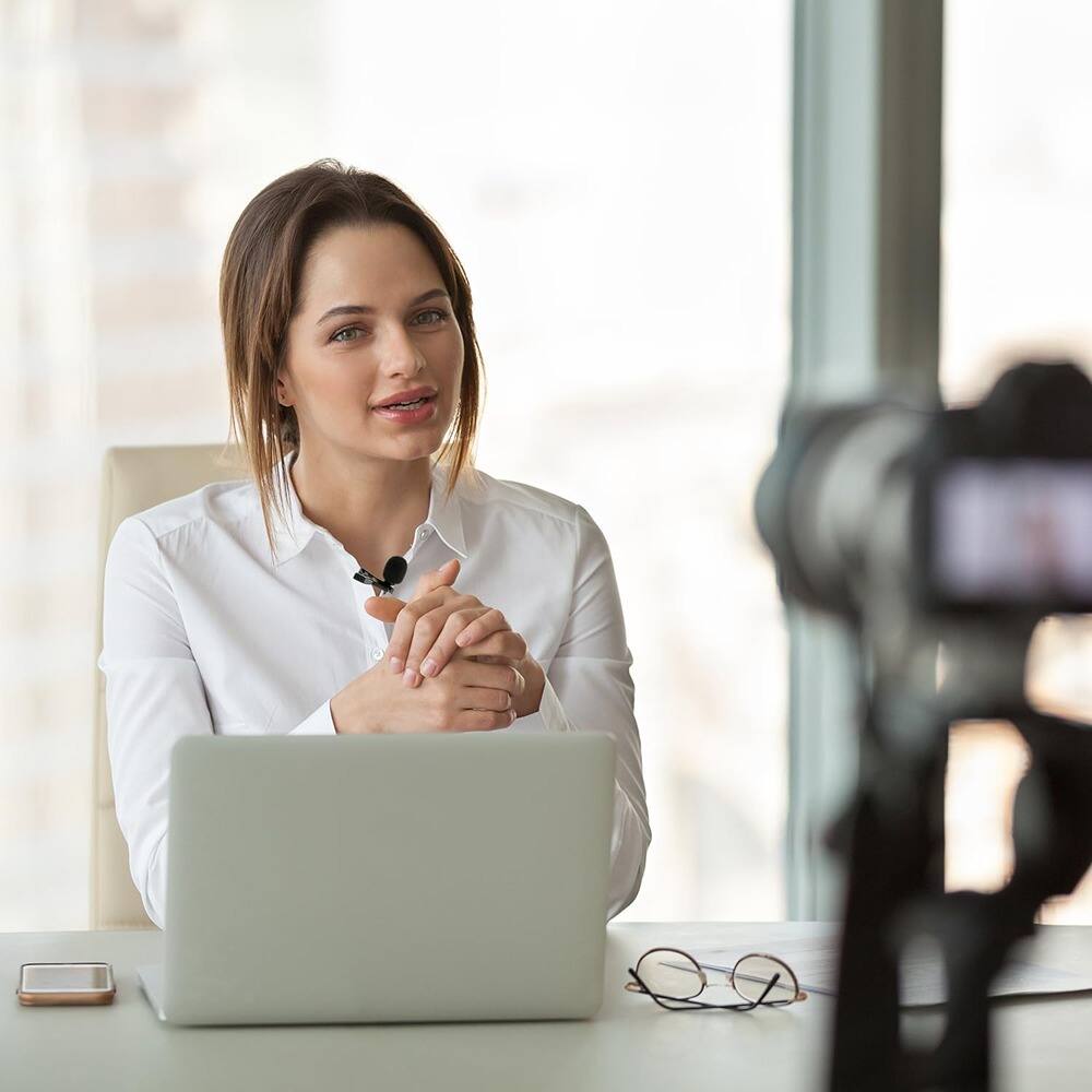 Left. MOSZAR LLC - Lapel Microphone for Camera, iPhone/Android, 3.5mm Clip-On, Body Lav Mic.