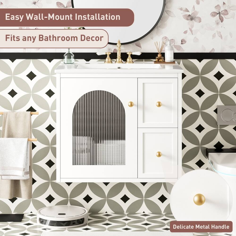 Easy Wall-Mount Installation  
Fits any Bathroom Decor  
Delicate Metal Handle