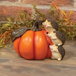 Angle. BreeBe - Resin Pumpkin and Hedgehogs Sitter - Multicolor.