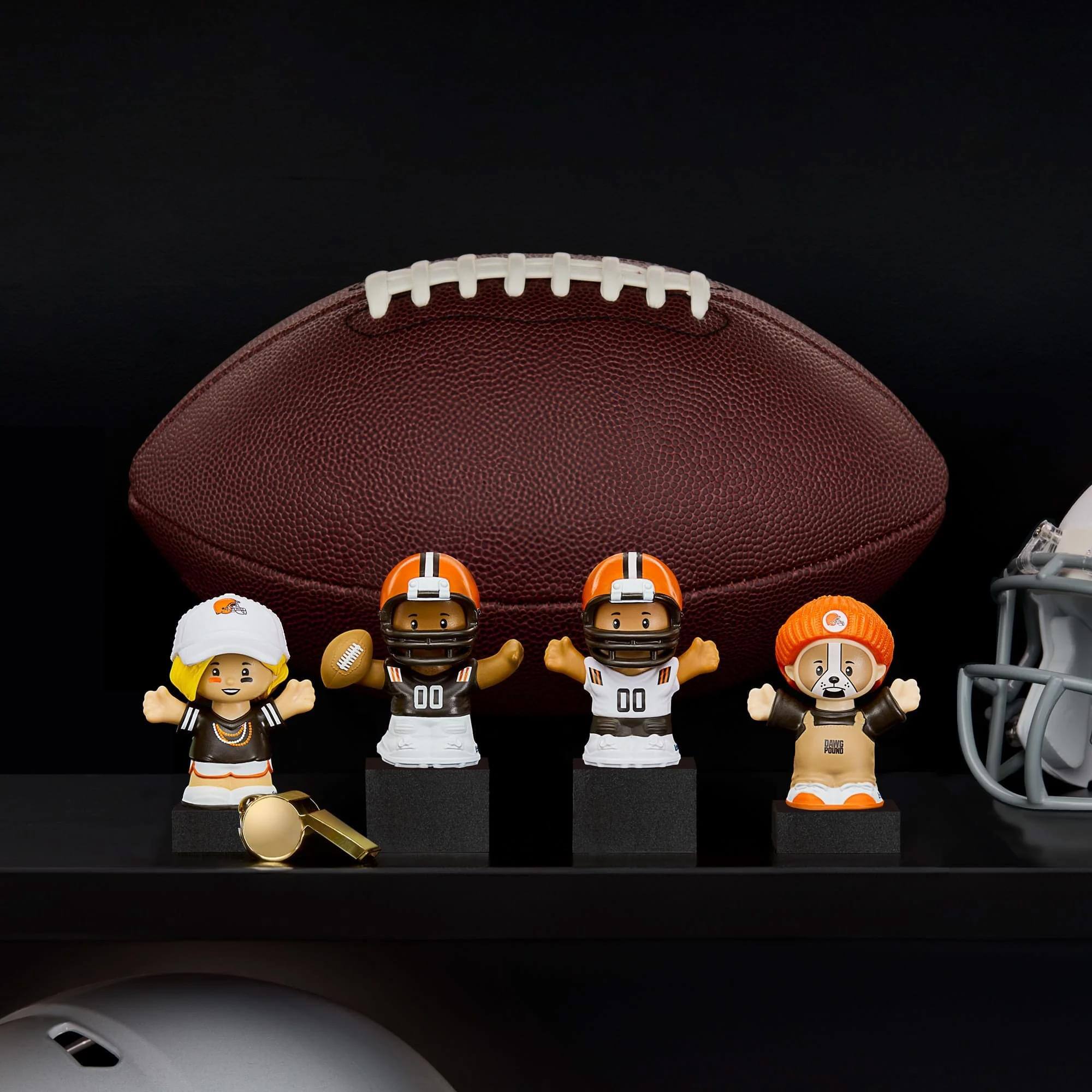 Alt View 5. Fisher Price - Fisher Price Little People x NFL Collector Cleveland Browns Figure 4-Pack - Orange.