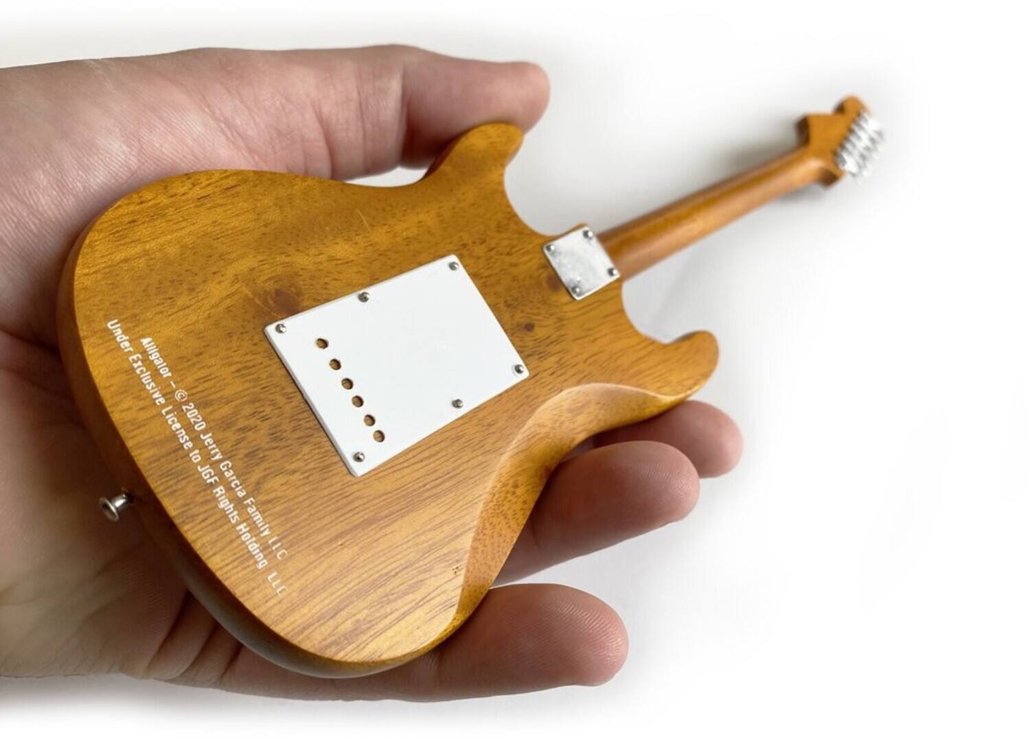 Under Exclusive License 2020 to Jerry Garcia Family Holding LLC  
Alligator Guitar