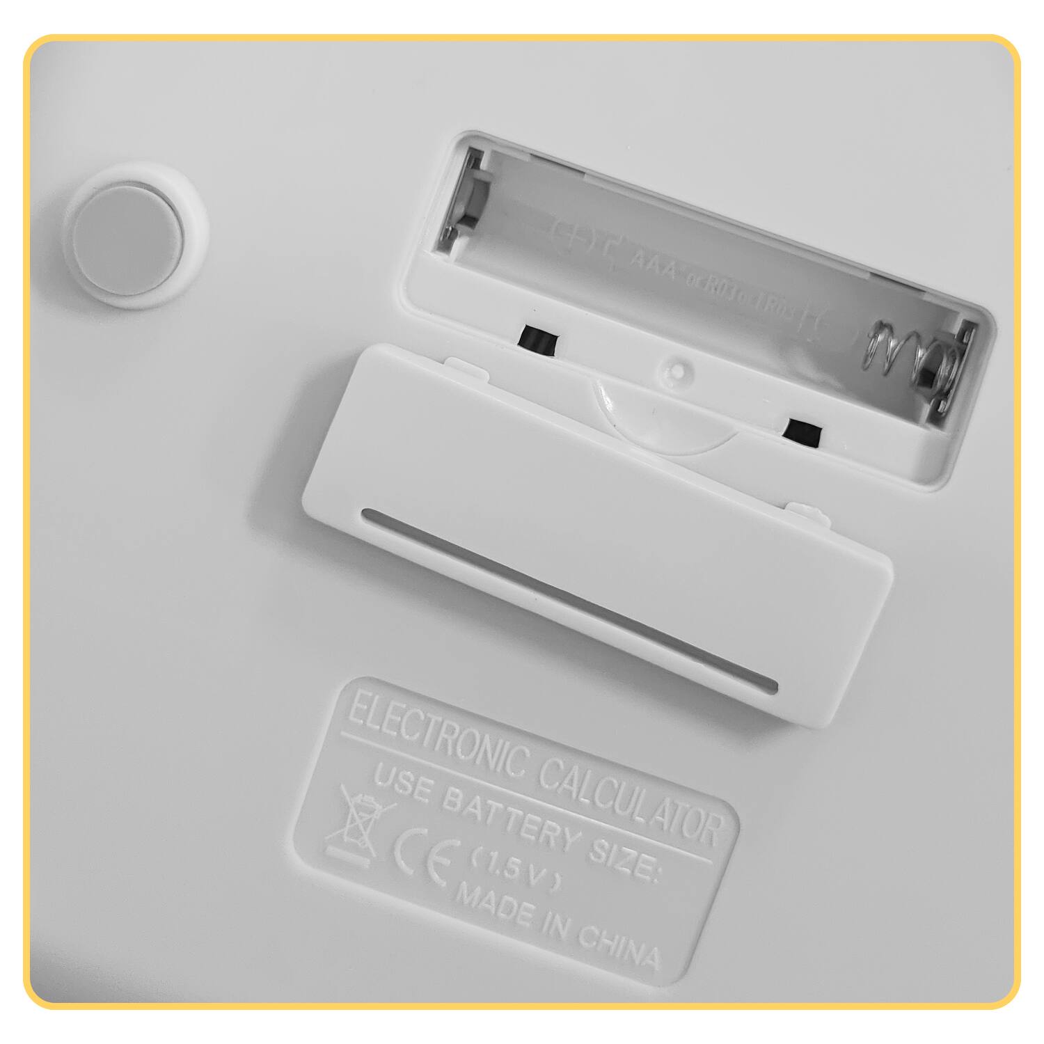 CpTr A or ROJOLIROS R0JO TRos ELECTRONIC CALCULATOR USE BATTERY (1.5V) SIZE: MADE IN CHINA