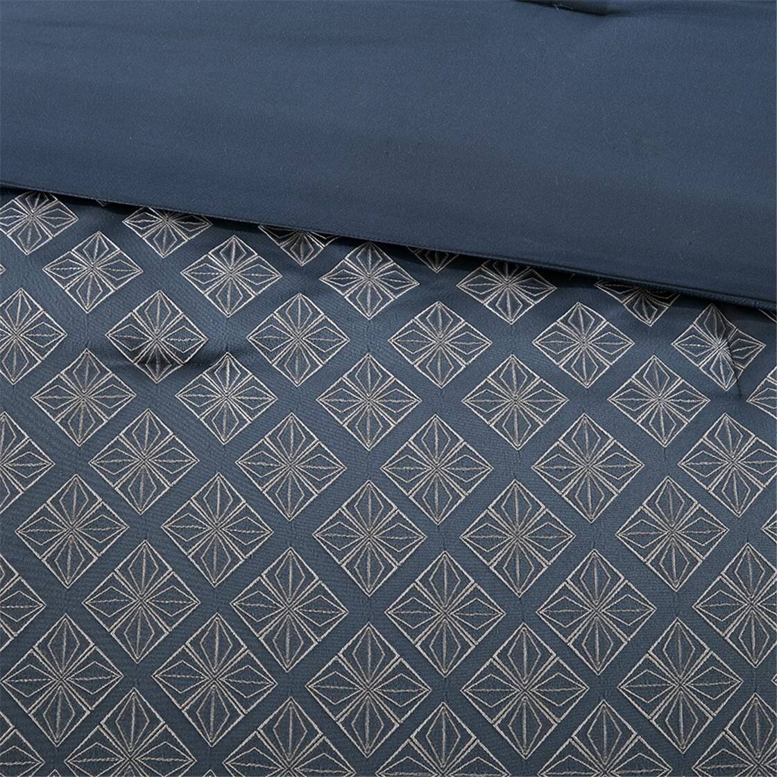 Alt View 5. Gracie Mills - Gracie Mills Pasquale Ombre Jacquard Duvet Cover Set - Navy.