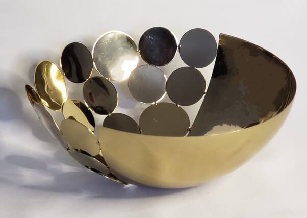Front. Jiallo - Gold Metallic Round Siamese basket 10.25" - Gold.