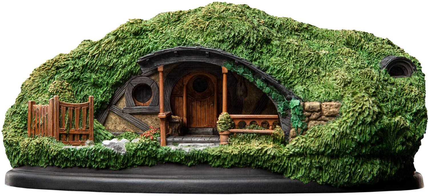 Front. Weta Workshop - WETA Workshop Polystone - 39 Low Road Hobbit Hole   - Collectibles - Multicolor.