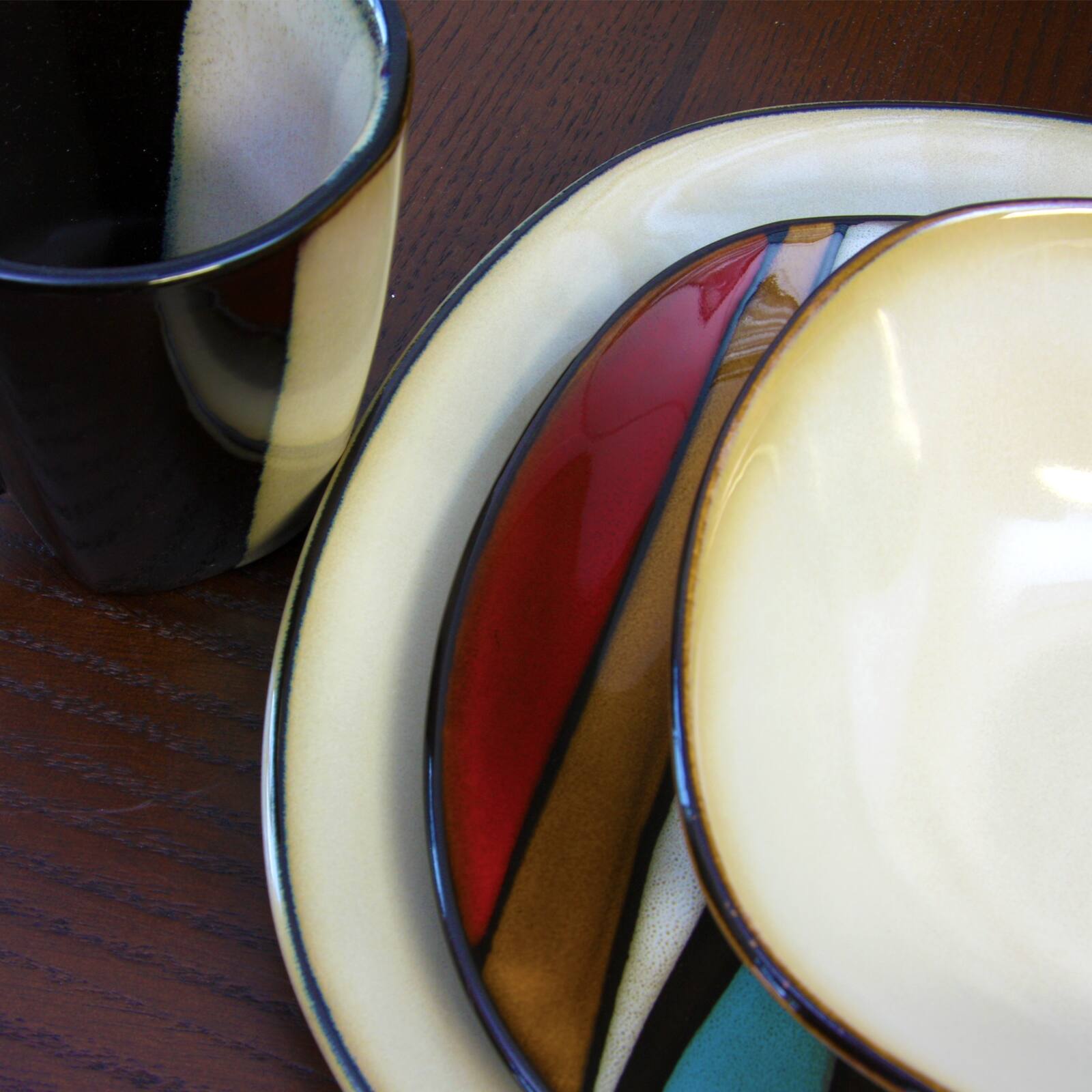 Alt View 2. Gibson - Gibson Elite Althea 16-Piece Stoneware Dinnerware Set, Red - Red.