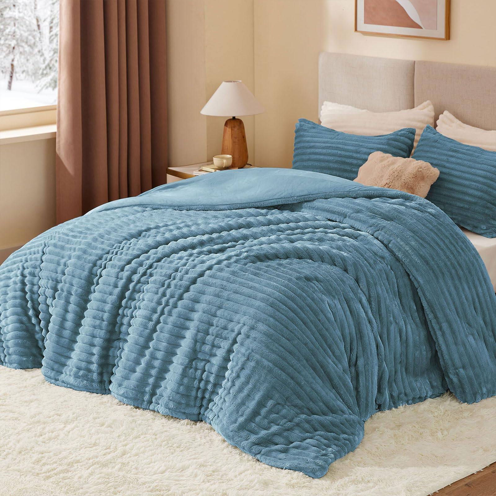 Angle. Dazzed Corner - Fleece Queen Comforter Set -Super Soft & Warm Fluffy Bedding - Blue Fog.