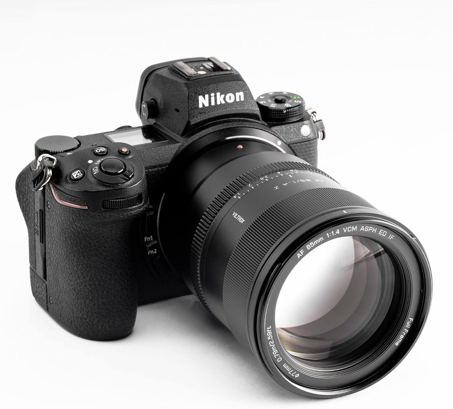 Nikon  
50  
A  
N  
> N  
$  
CARD  
Fn1 Fn2  
VILTROX  
VCM ASPH 1:1.4 ED IF 85mm AF  
59ft 0.79m/2.77m  
Full Frame