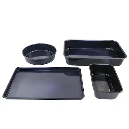 The image features a set of black plastic containers, including a large rectangular container and a smaller square container. The containers are stacked on top of each other, with the larger container on the bottom and the smaller container on top. The containers are made by Gona, and they are designed for food storage and transportation.