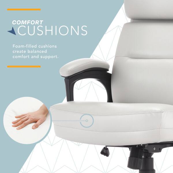 COMFORT CUSHIONS

Foam-filled cushions create balanced comfort and support.