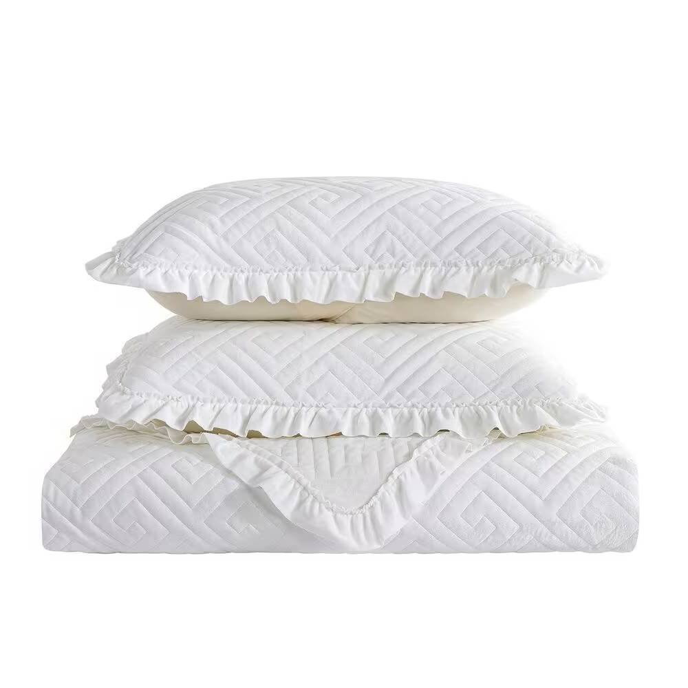 Angle. Hivvago - King size Ivory White Velvet Microfiber Polyester Reversible 3-Piece Quilt Set - Ivory White.