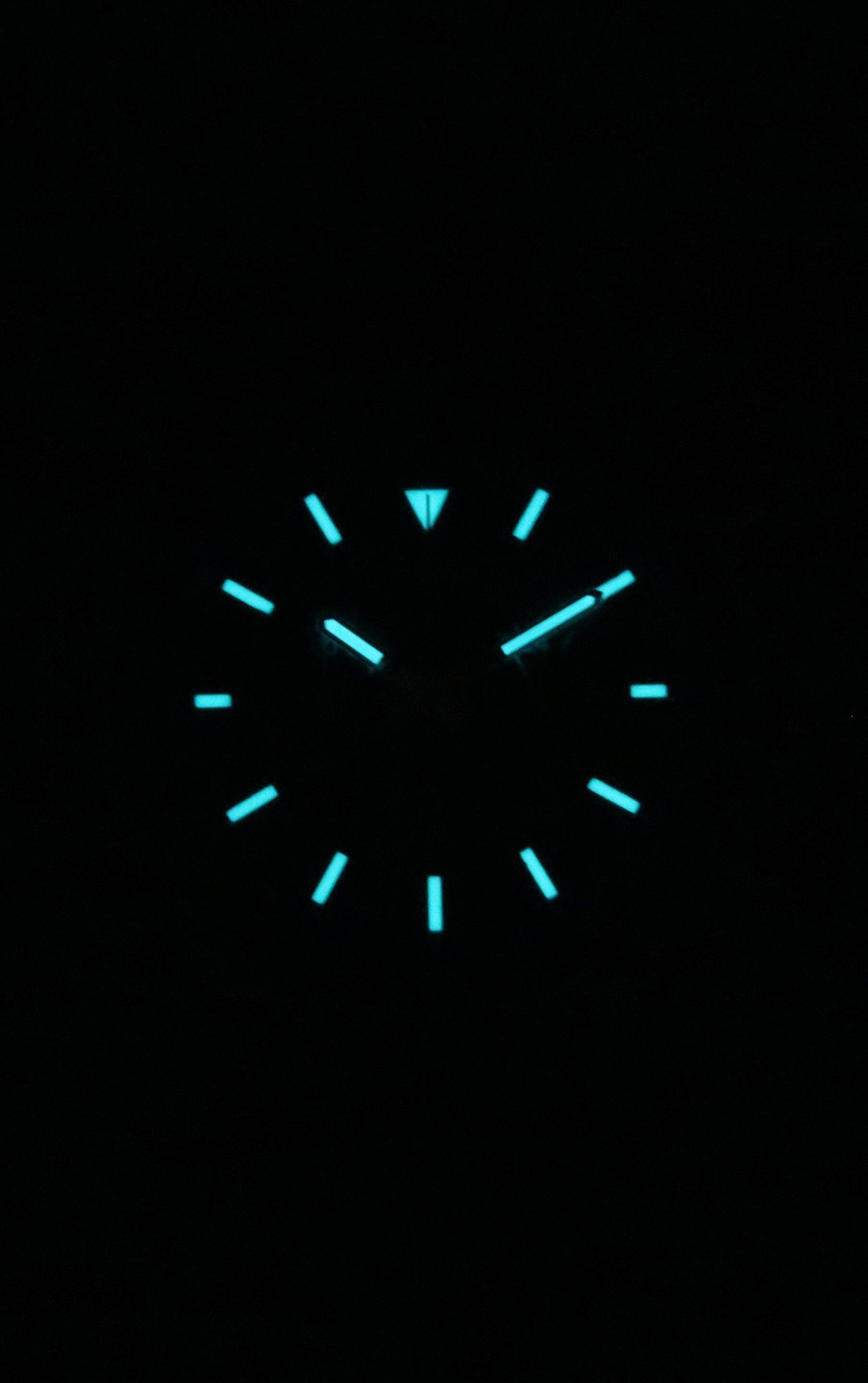 Angle. Citizen - Eco-Drive Chronograph Tachymeter Telemeter CA4500-91X Mens Watch Stainless Steel Green Dial 100M - Silver, Green.