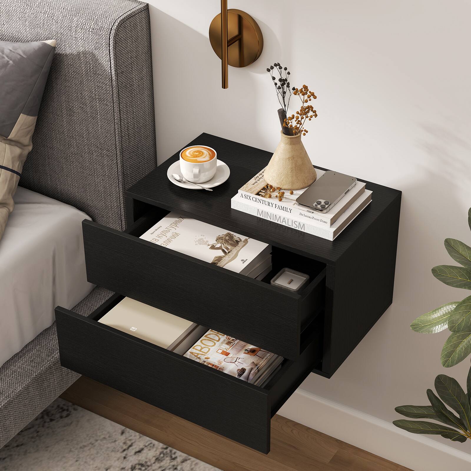 A SIX CENTURY FAMILY - MINIMALISM