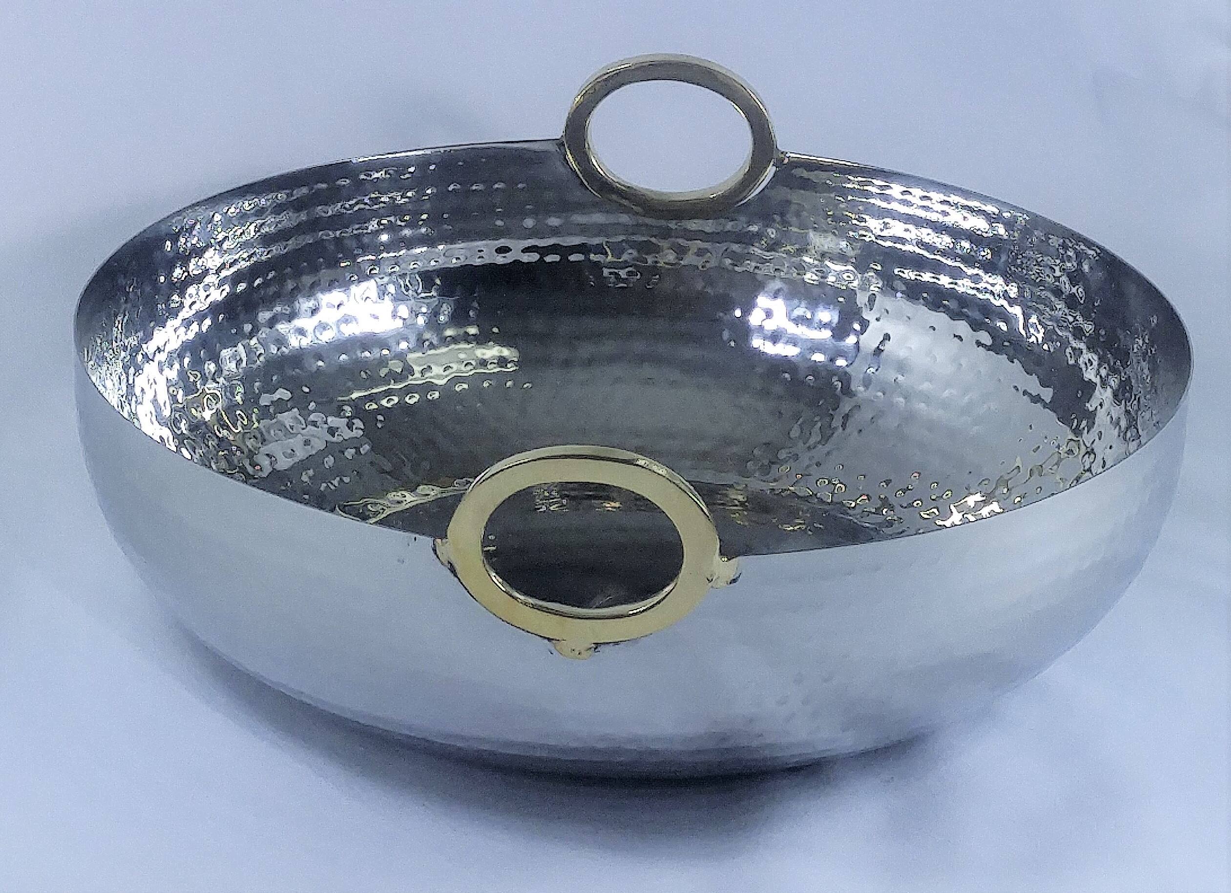 Left. Jiallo - Hamilton salad bowl - Stainless Steel - Silver.