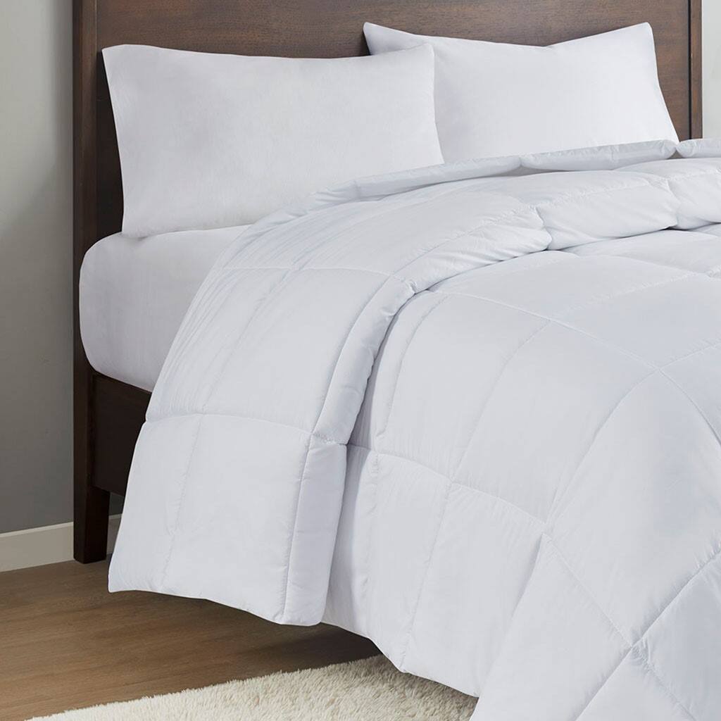 Alt View 2. Gracie Mills - Gracie Mills Salazar Oversized Energy Recovery Down Alternative Comforter - White.