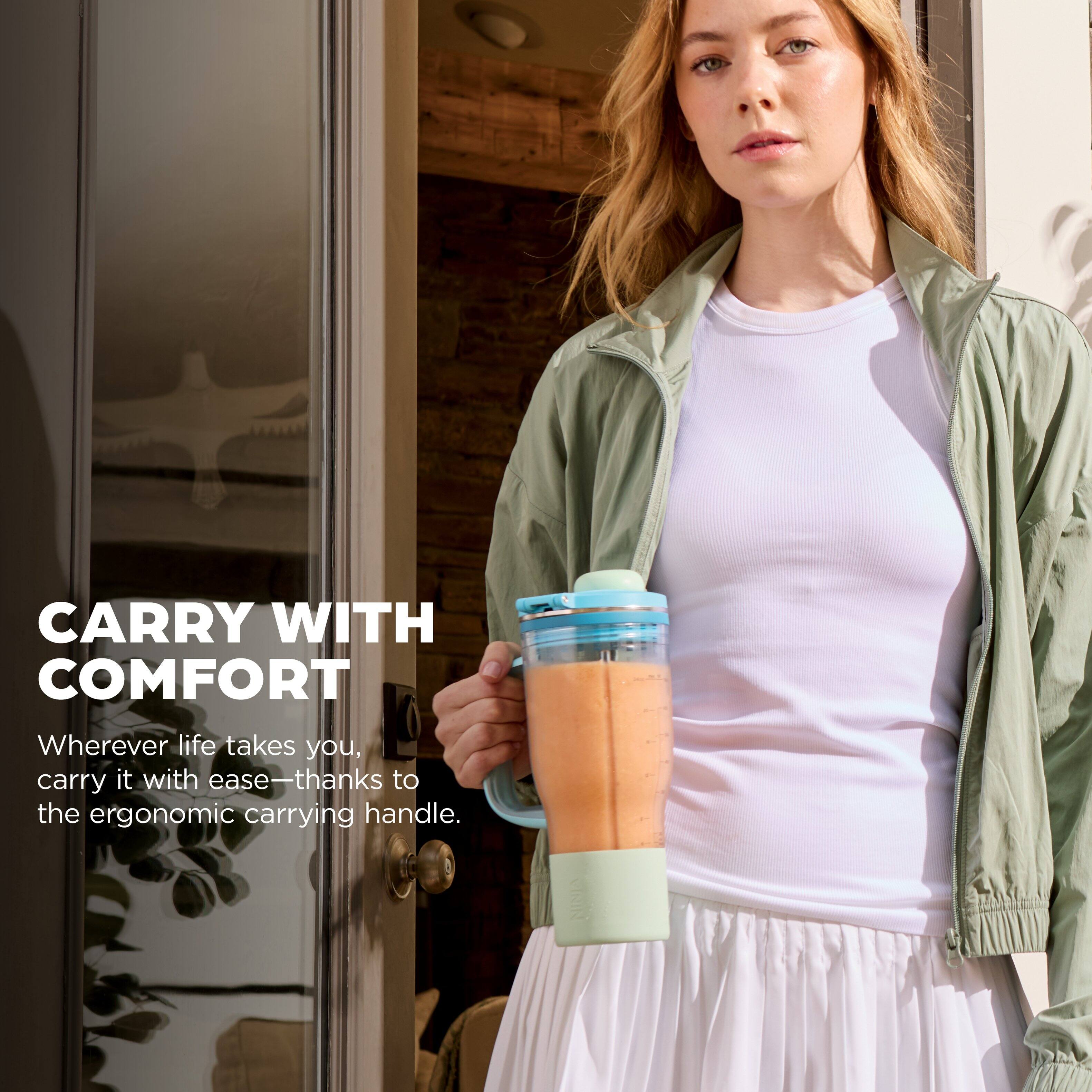 CARRY WITH COMFORT

Wherever life takes you, carry it with ease—thanks to the ergonomic carrying handle.