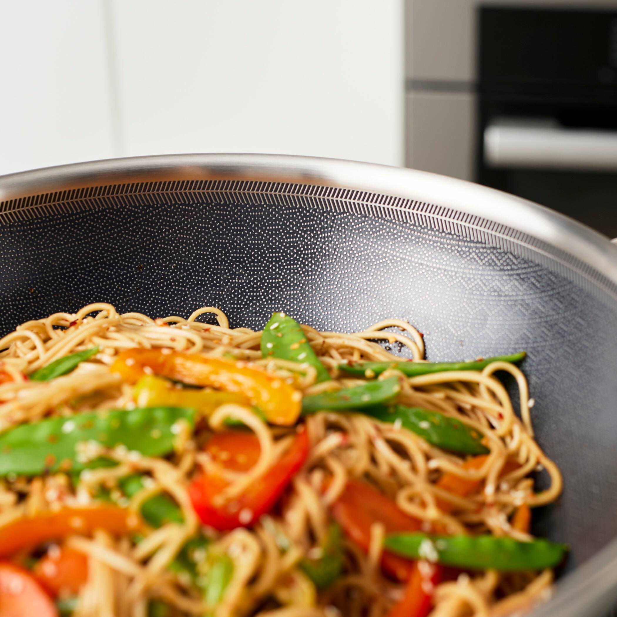 Alt View 5. ZWILLING - ZWILLING Peak 12-inch Stainless Steel Ceramic Nonstick Dual Performance Wok with Lid - Stainless Steel.