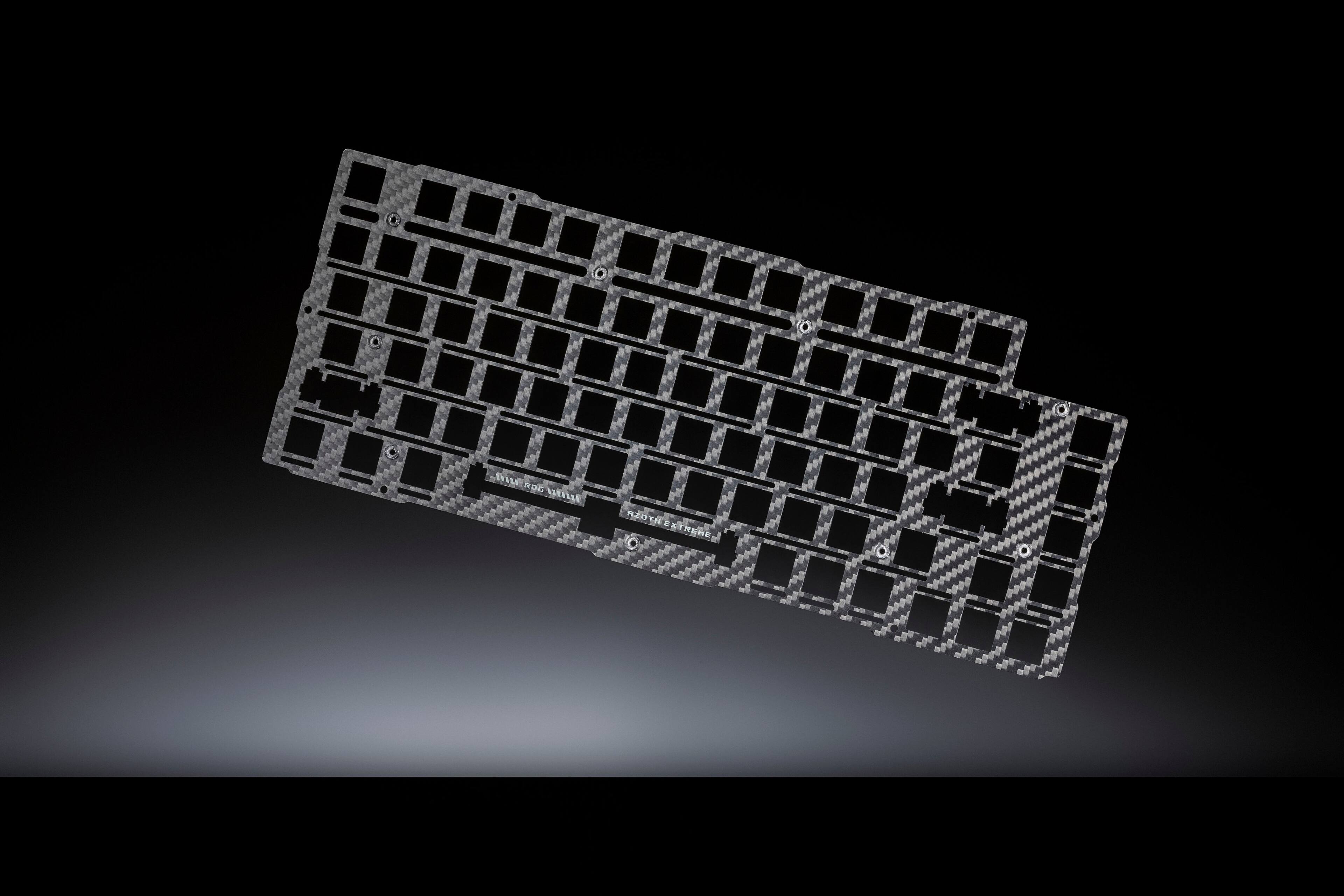 The text on the image reads "O mile POC unE PEOUEETRENE ATOLA E REnE C." This is a foreign language and it is not possible to group or correct it without understanding the context or meaning of the words.