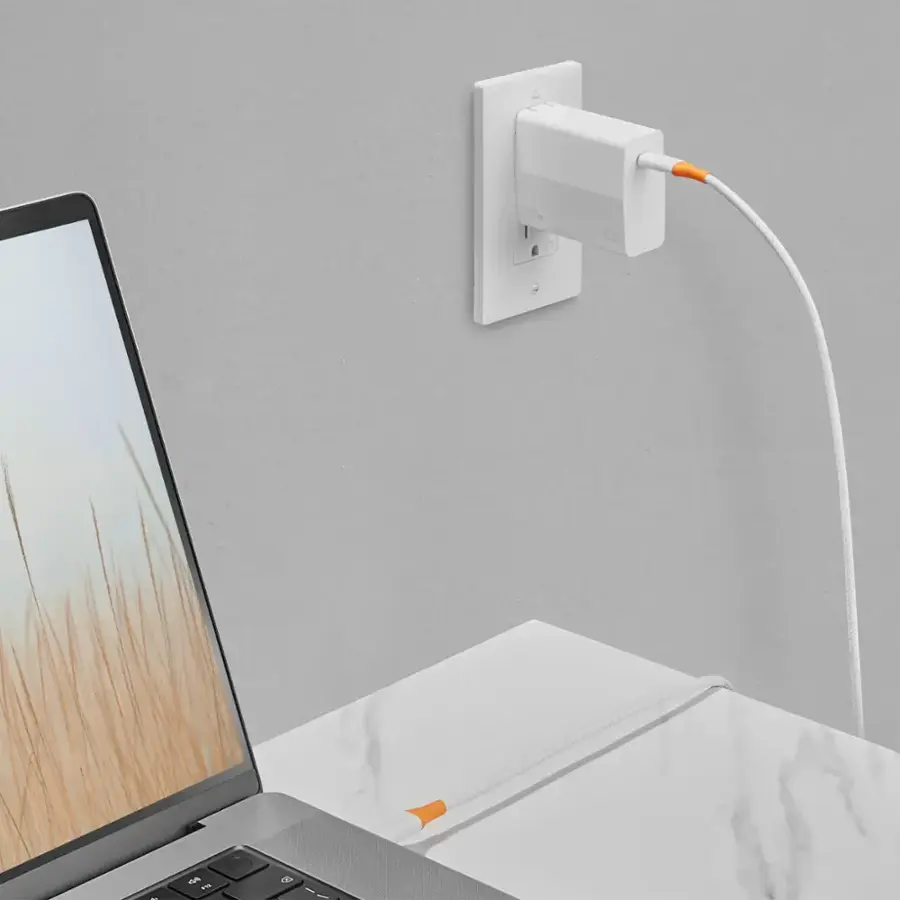 Alt View 15. Insignia™ - 140W USB-C GaN Wall Charger for MacBook Pro, MacBook Air, iPads, Galaxy tablets, and other USB-C Laptops and Devices - White.