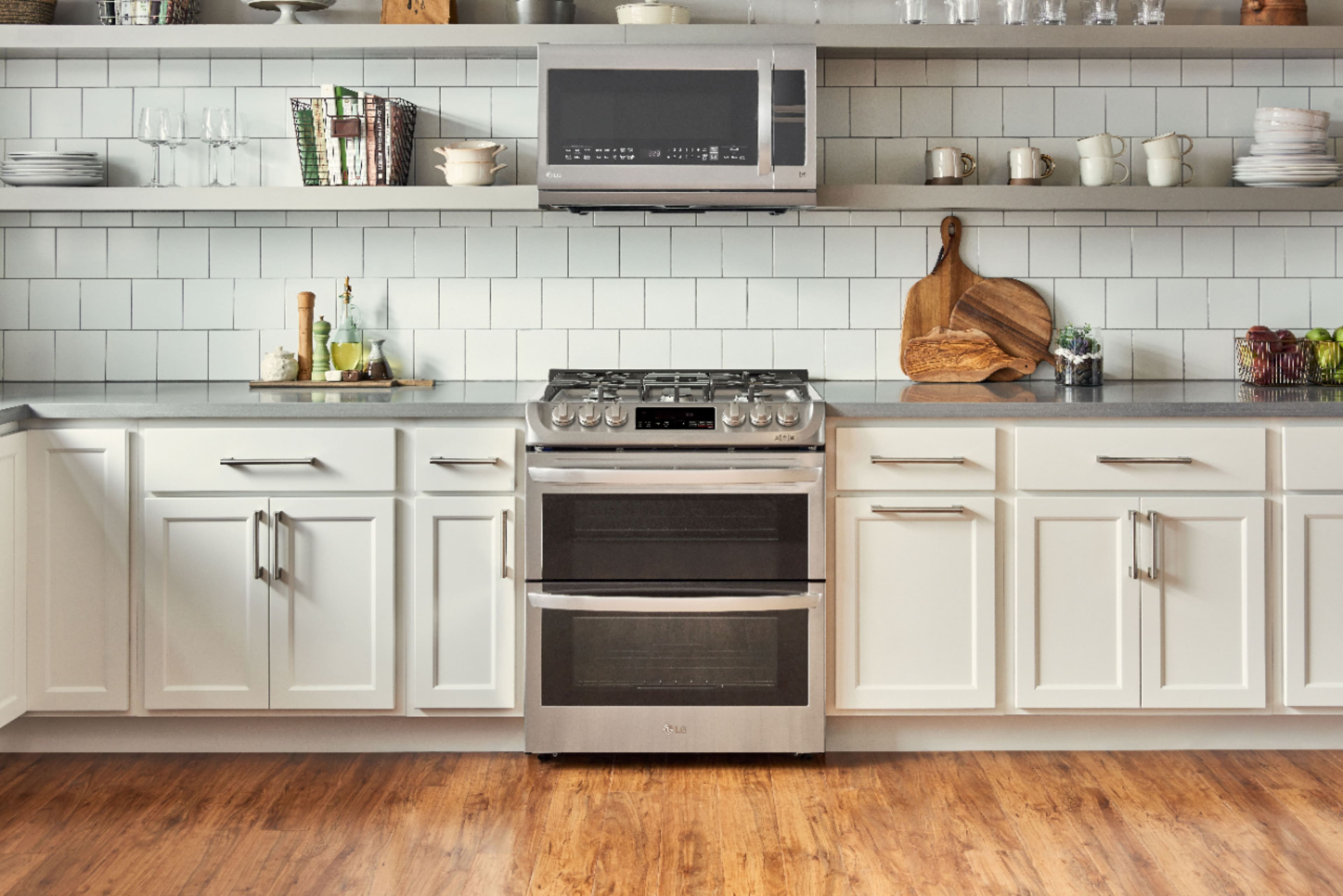 Alt View 30. LG - 2.2 Cu. Ft. Over-the-Range Microwave with Sensor Cooking and ExtendaVent 2.0 - Stainless Steel.