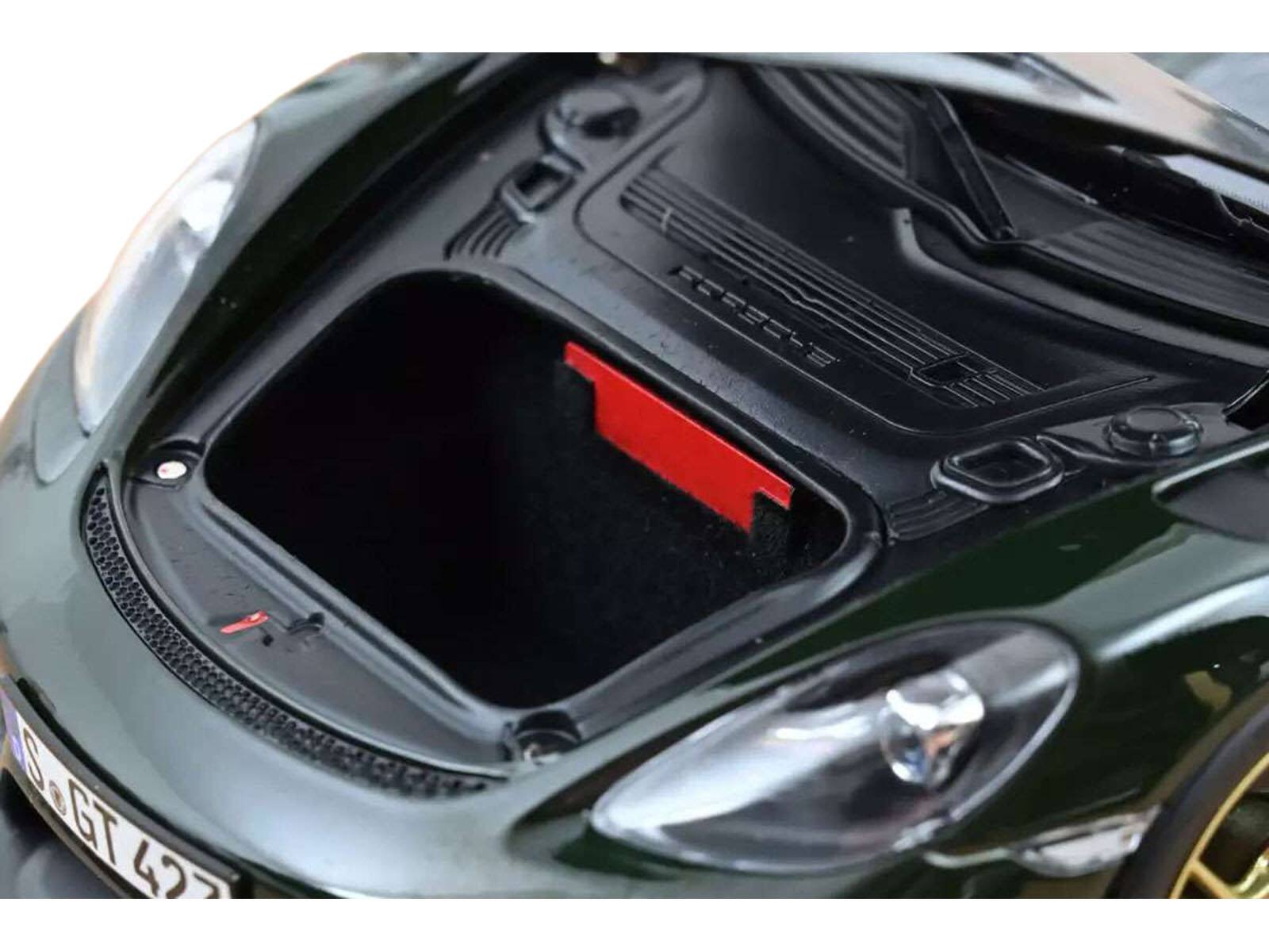 The text on the image reads:

- "FCRECV3 S ST4 GT"
- "S GT 427"