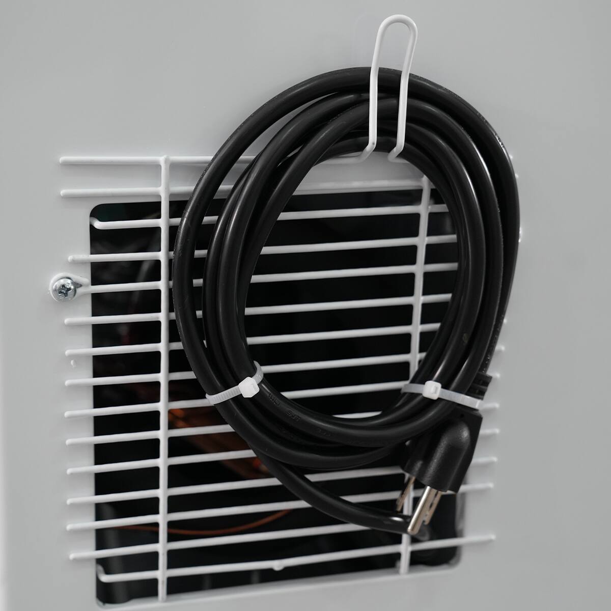 Alt View 6. Chery Life - 7.0 Cu.ft Solid Top Commercial Deep Chest Freezers with Lockable Stay-Open Lid Painted - White.