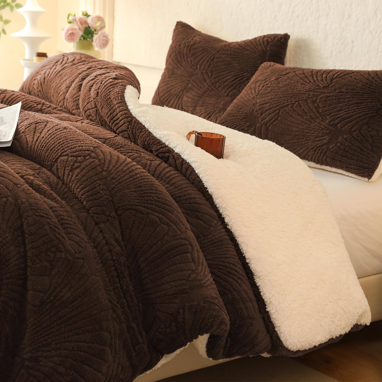 PO3TICJUNKI3 - Seashell Jacquard Sherpa Comforter Set Warm Cozy Bedding 3 Pieces Full Geometric Pattern Quilt With 2 - Coffee-Queen(90"x90")