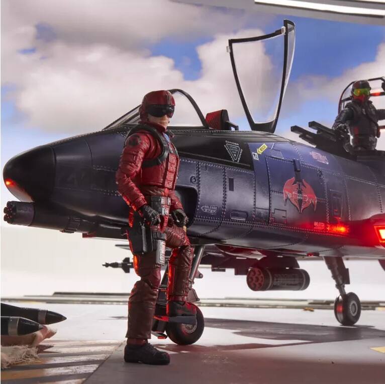 The text on the image appears to be "3 RLENGE TES DANOEN E E". However, it seems to be a mix of letters and numbers that don't form a coherent phrase. Without additional context, it's difficult to correct or group the text accurately. If this is part of a larger image or text, more information might be needed to provide a proper correction.