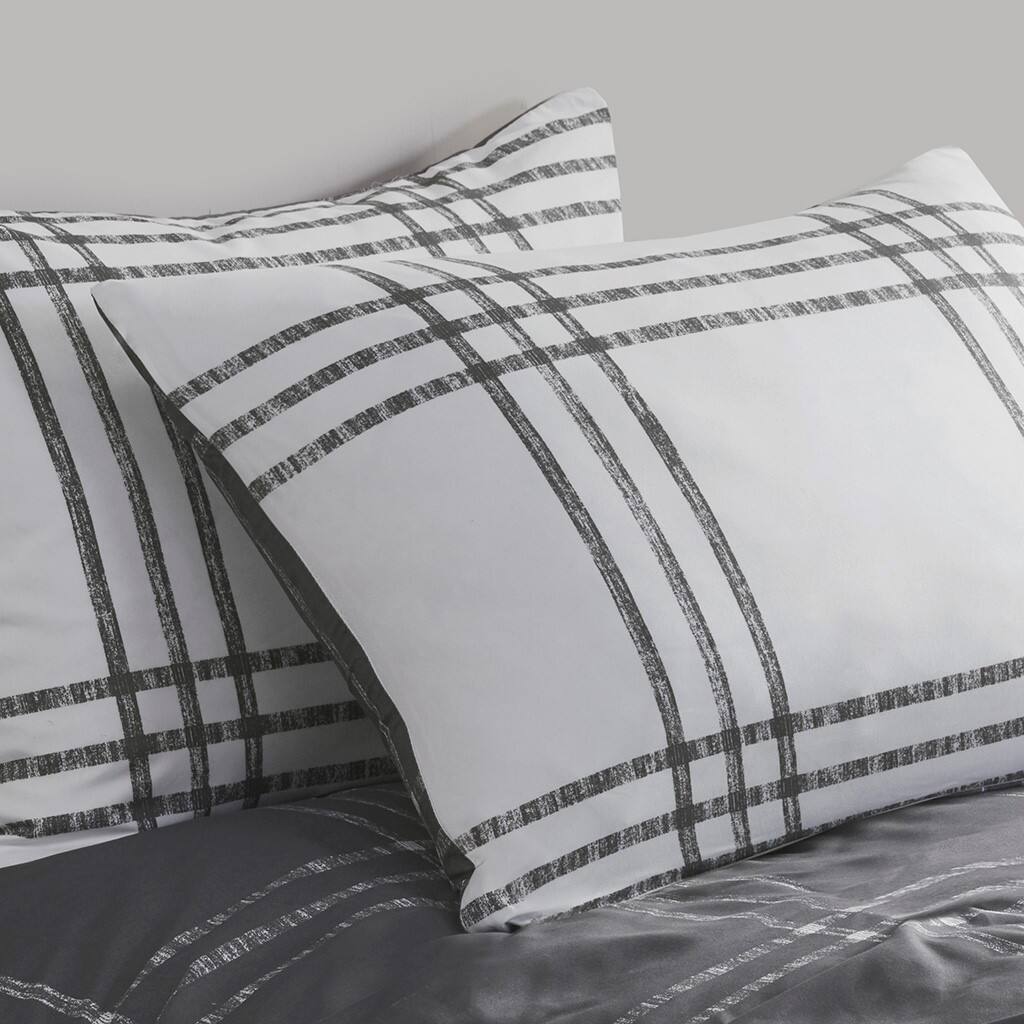 Alt View 2. Gracie Mills - Gracie Mills Merryn Reversible Plaid Comforter Set - White/Gray.