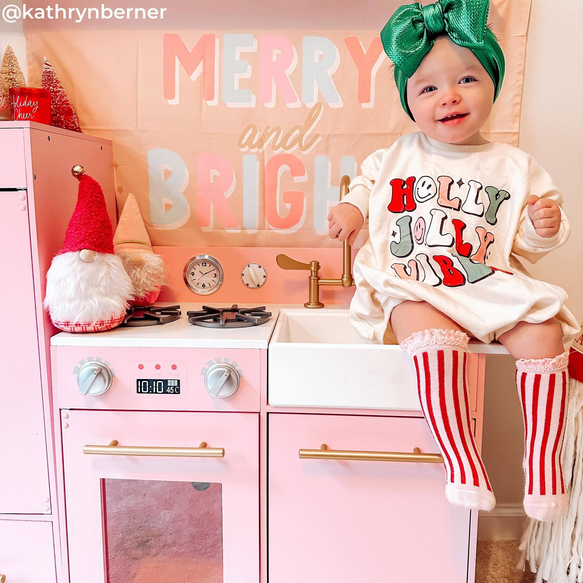@kathrynberner

MERRY and BRIGHT

HOLLY JOLLY

10:10 45C