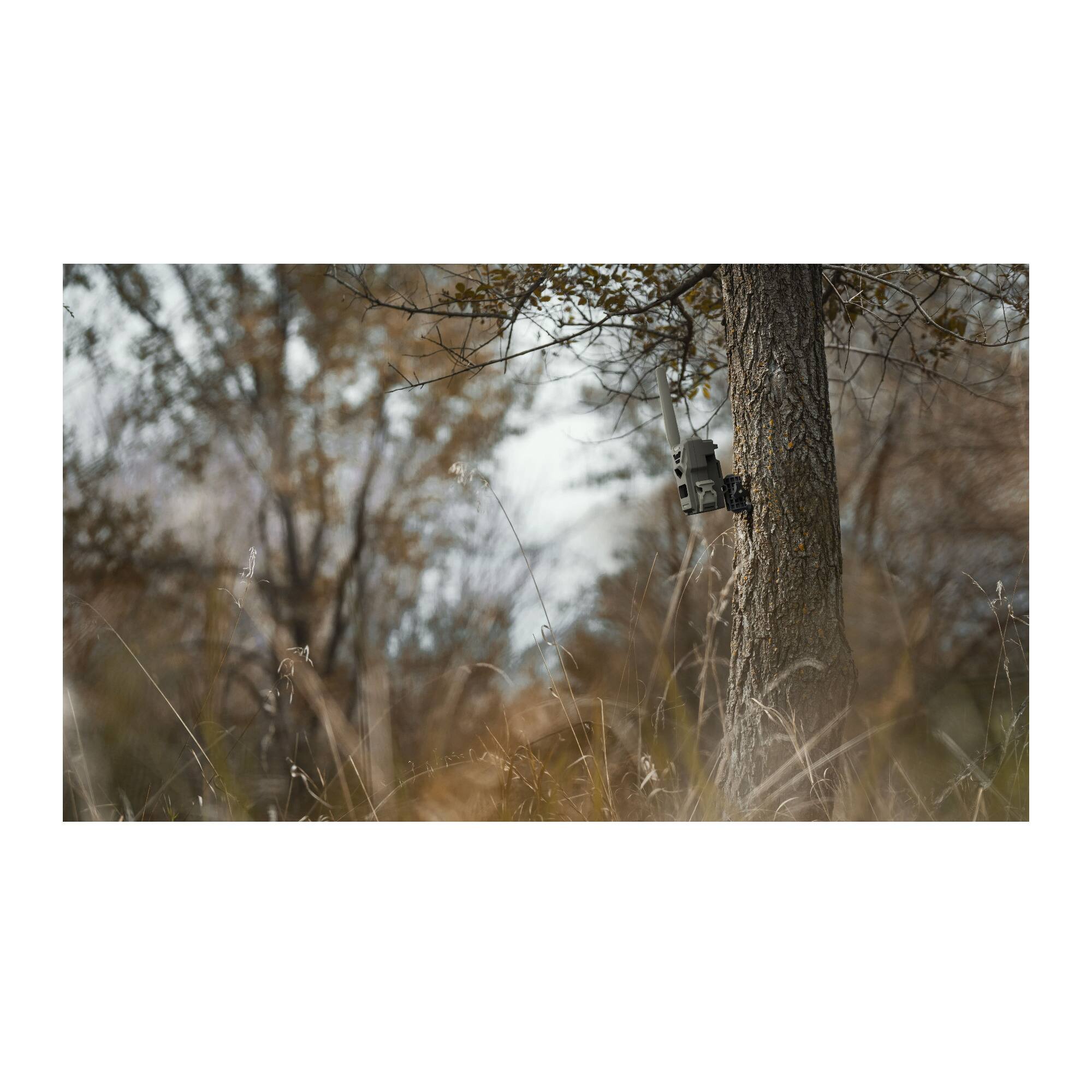 Left. Spypoint - Spypoint Adjustable Mounting Arm with 360 Degree Rotation and 90 Degree Tilt.