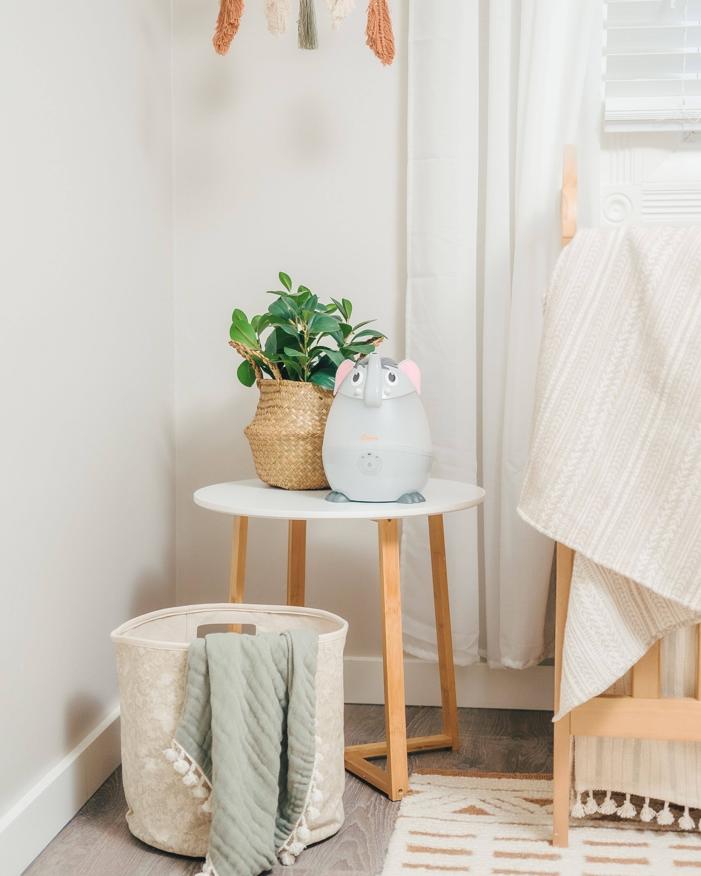 Left. CRANE - Mini Elephant 0.5 Gallon Cool Mist Humidifier - Gray.