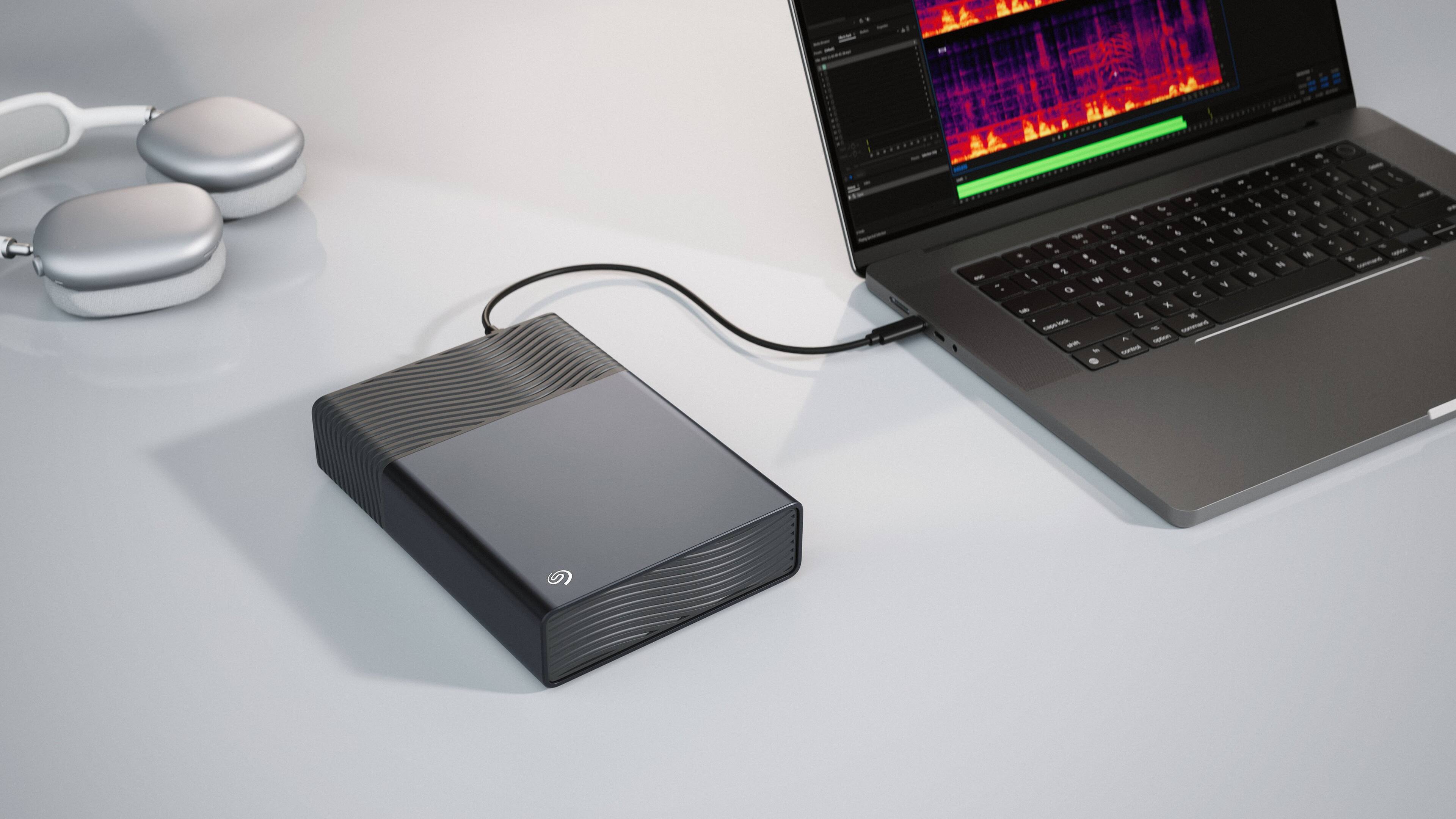 Alt View 11. Seagate - Seagate One Touch Desktop HDD 20 TB - Space Gray.