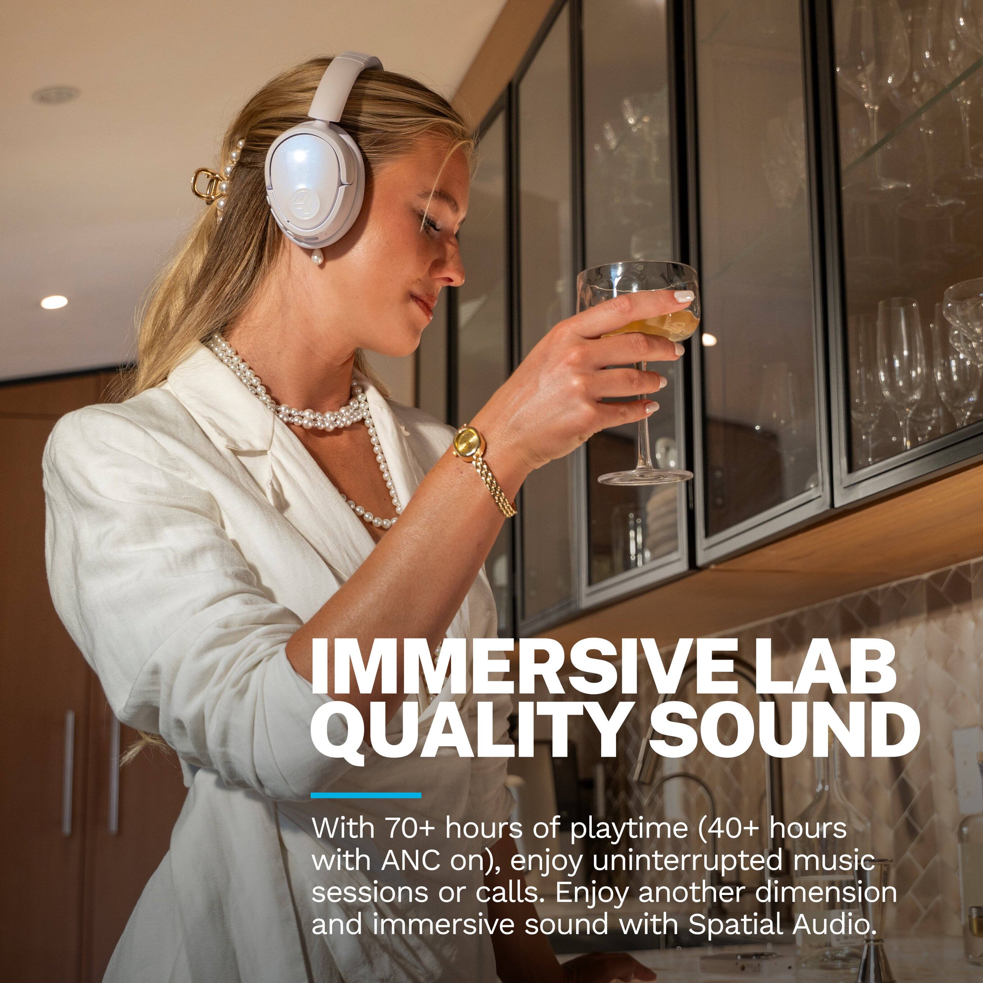 IMMERSIVE LAB QUALITY SOUND

With 70+ hours of playtime (40+ hours with ANC on), enjoy uninterrupted music sessions or calls. Enjoy another dimension and immersive sound with Spatial Audio.
