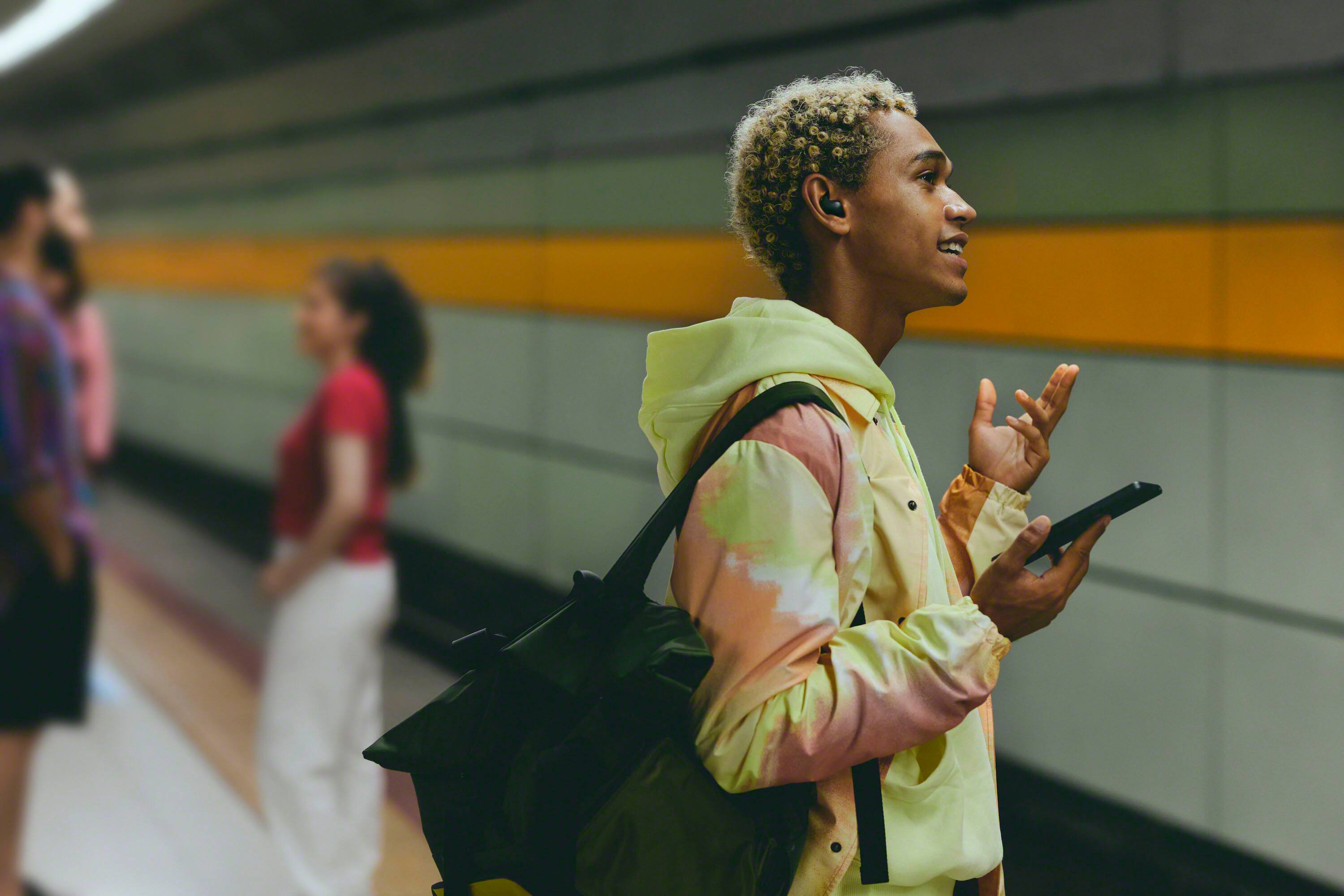 Alt View 25. Sony - LinkBuds Fit True Wireless Noise Canceling Earbuds - Black.