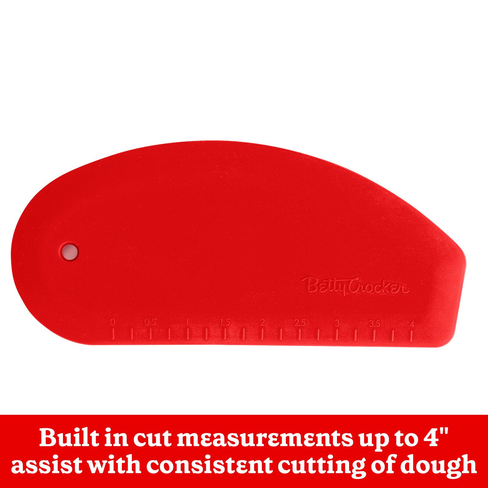Betty Crocker

0 - 0.5 - 1 - 1.5 - 2 - 2.5 - 3 - 3.5 - 4

Built in cut measurements up to 4" assist with consistent cutting of dough