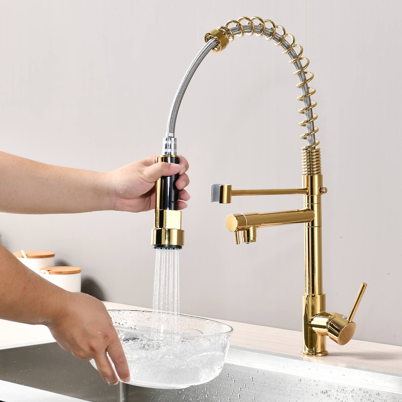 Left. Siljoy - Commercial Pull Down Kitchen Sink Faucet Single Handle Modern Kitchen Faucets - Polished Golden.