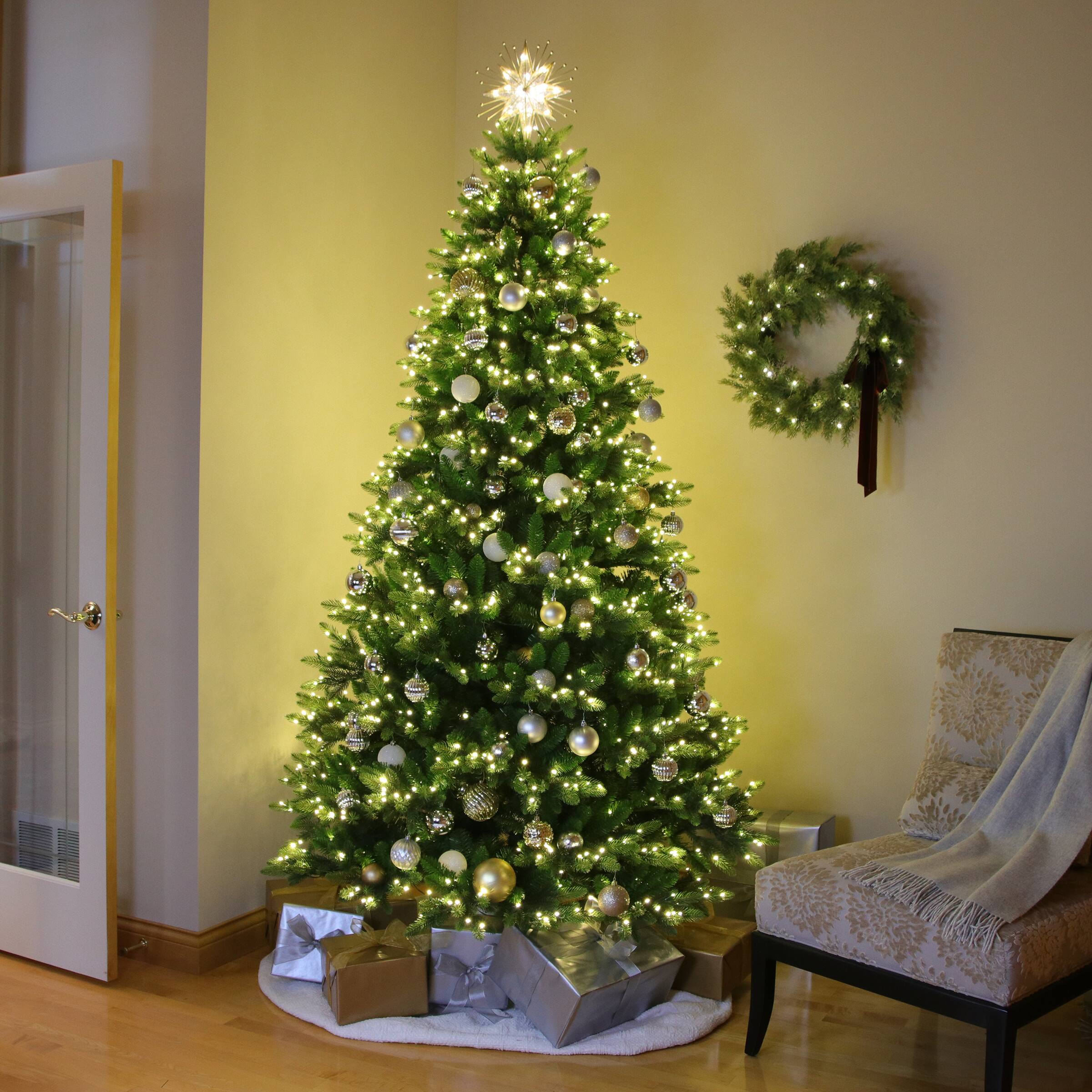 Angle. Philips - Philips 7.5' Pre-Lit Balsam Fir Warm White LED with Remote - Green.