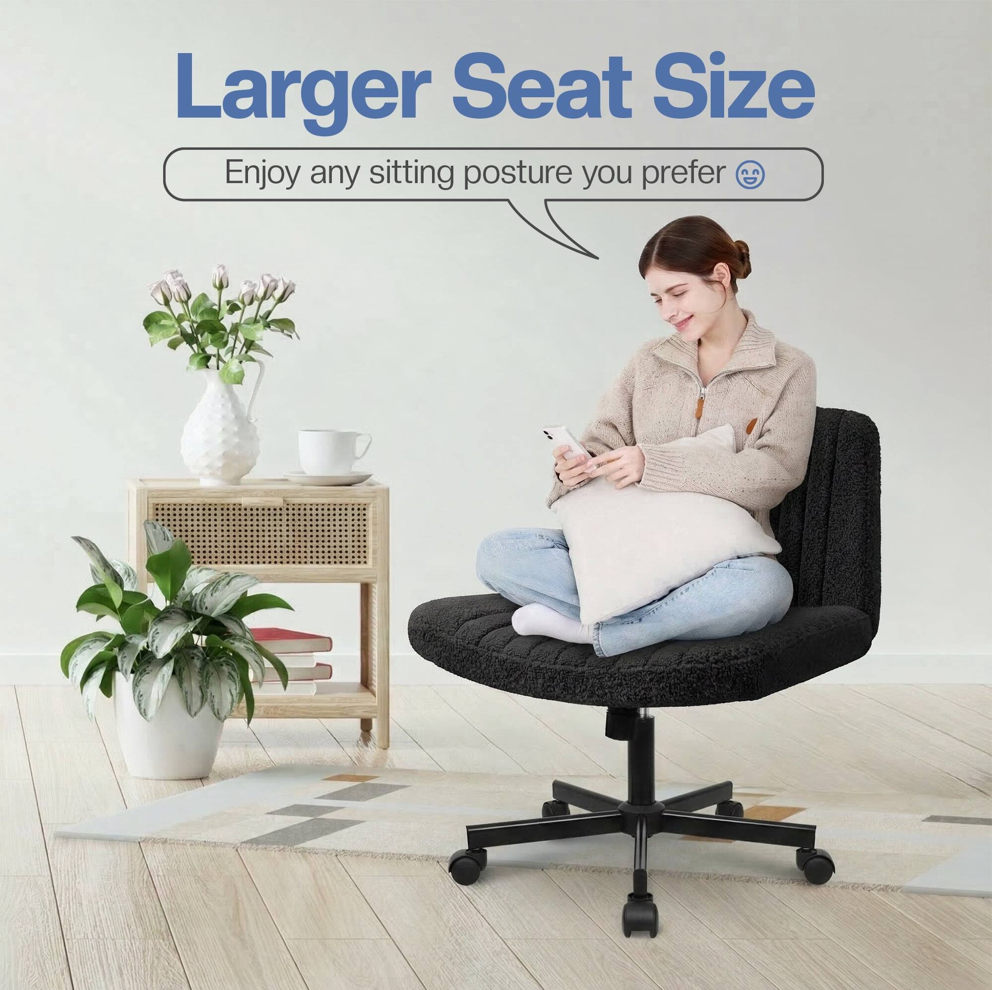 Larger Seat Size  
Enjoy any sitting posture you prefer 😊