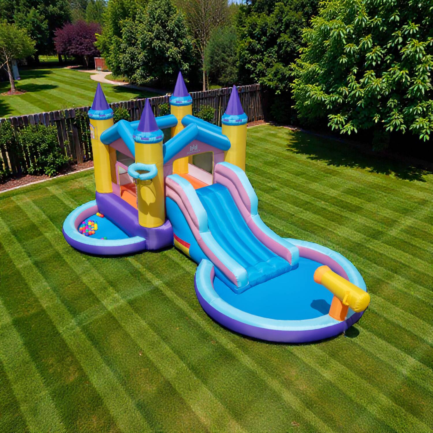 BreeBe - Inflatable Kids Splash Park with 6 Activities and 735W Blower - Multicolor