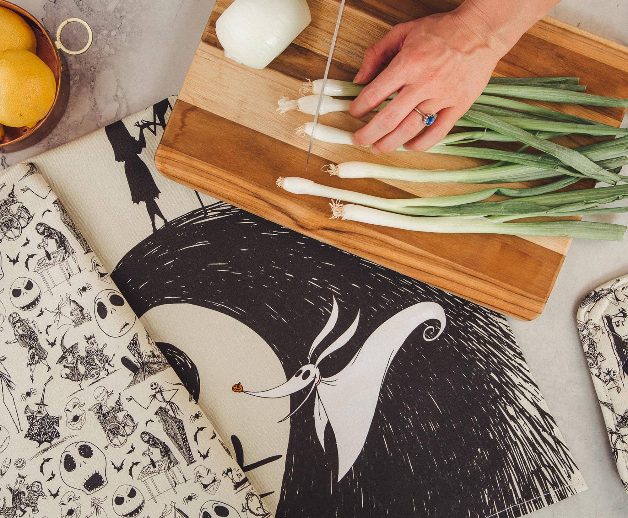 Alt View 1. Disney - Disney The Nightmare Before Christmas Black and White Kitchen Hand Towel Set - Black/White.