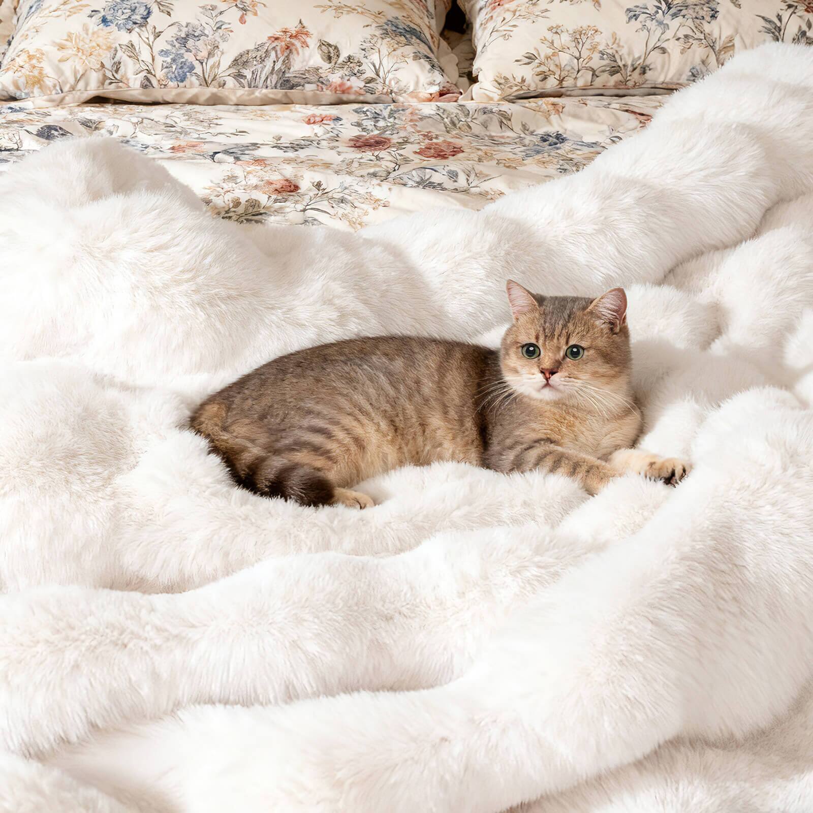 Alt View 5. Costway - Costway 80" x 60" Bubble Faux Rabbit Fur Throw Blanket with 2-Sided Design for Winter - White.