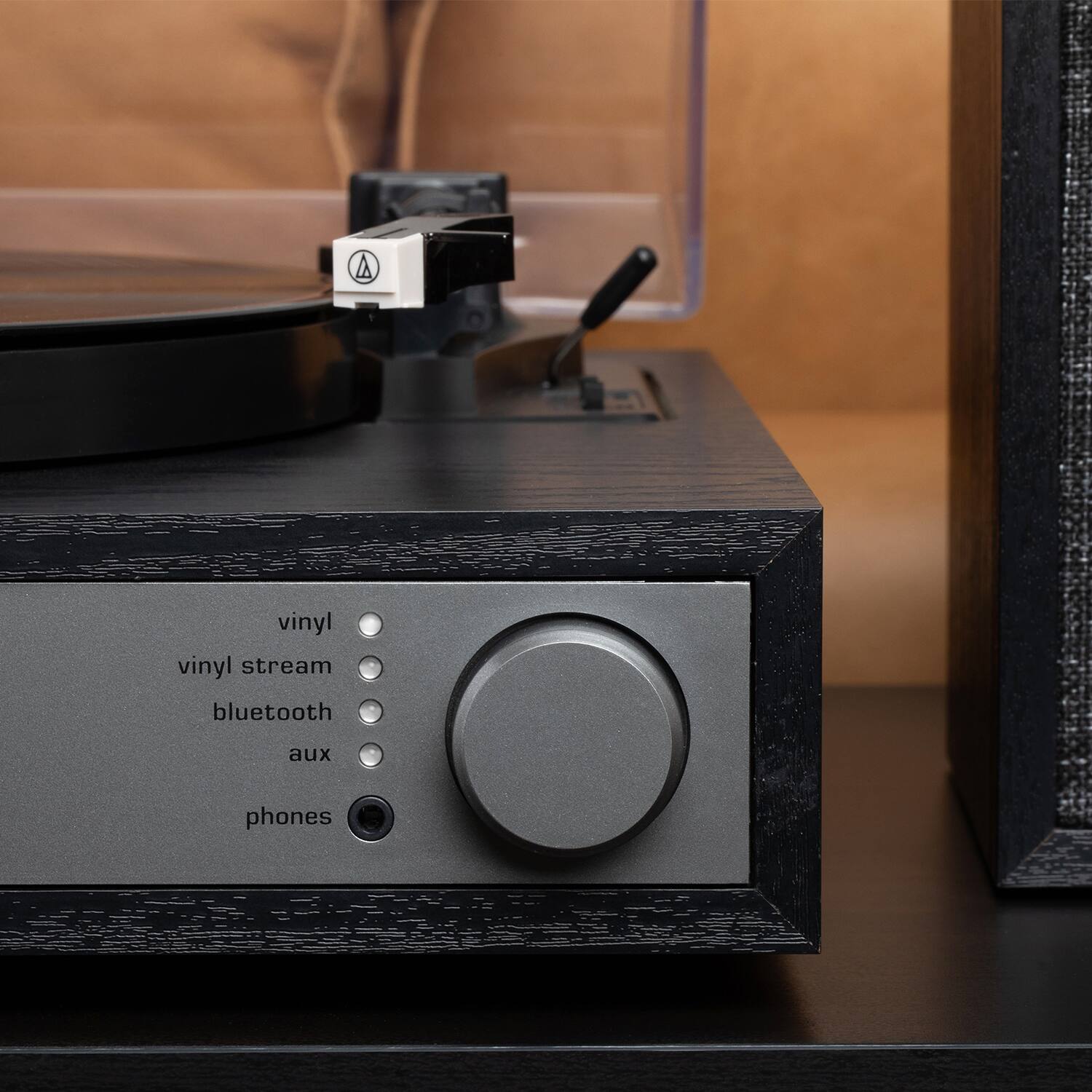 A vinyl, vinyl stream, bluetooth, aux, phones