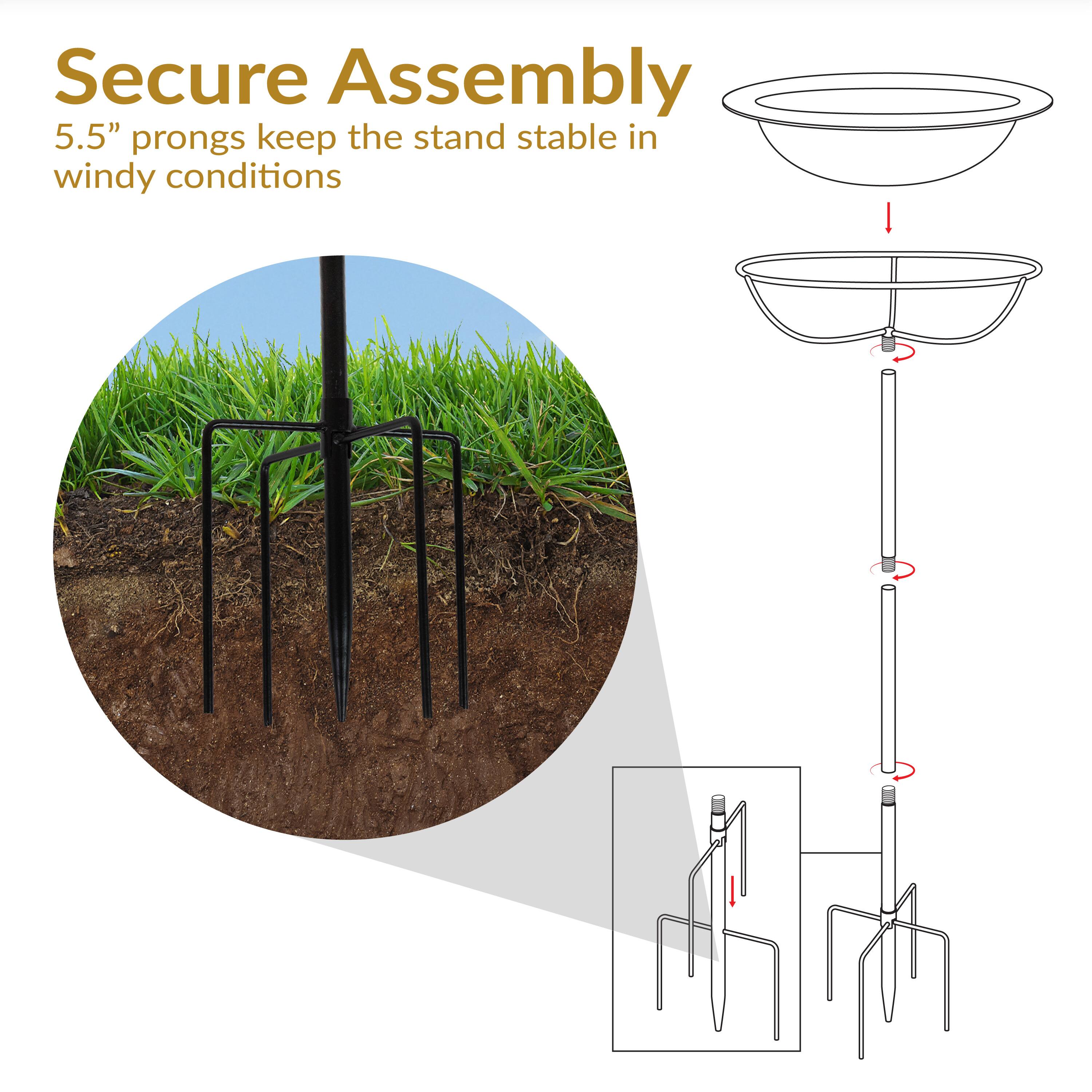 Secure Assembly  
5.5" prongs keep the stand stable in windy conditions