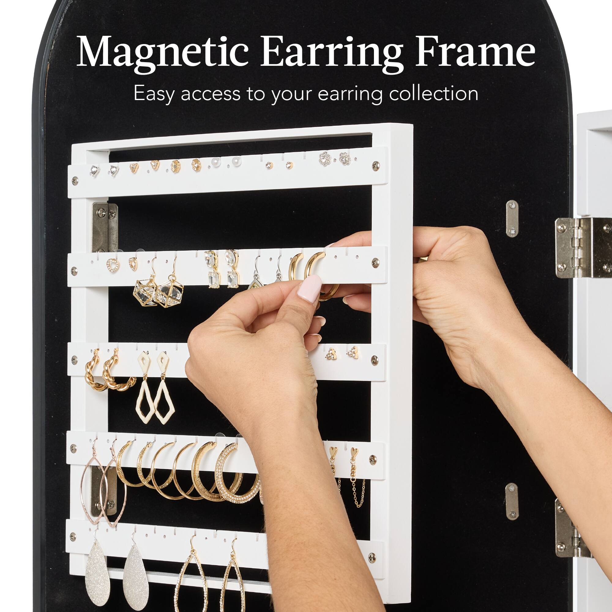 Magnetic Earring Frame

Easy access to your earring collection