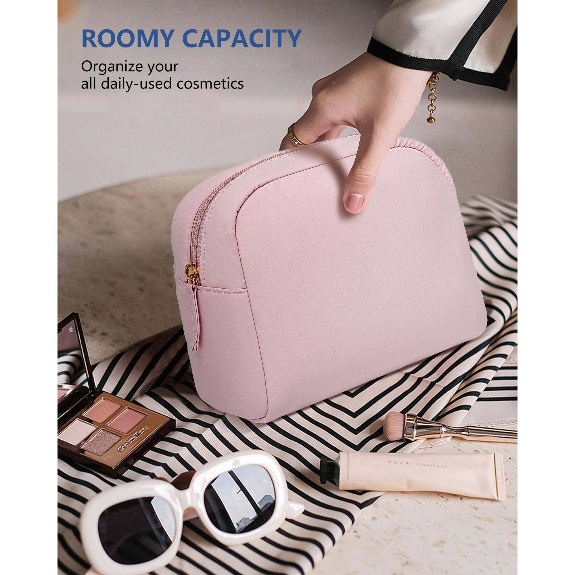 ROOMY CAPACITY  
Organize your all daily-used cosmetics